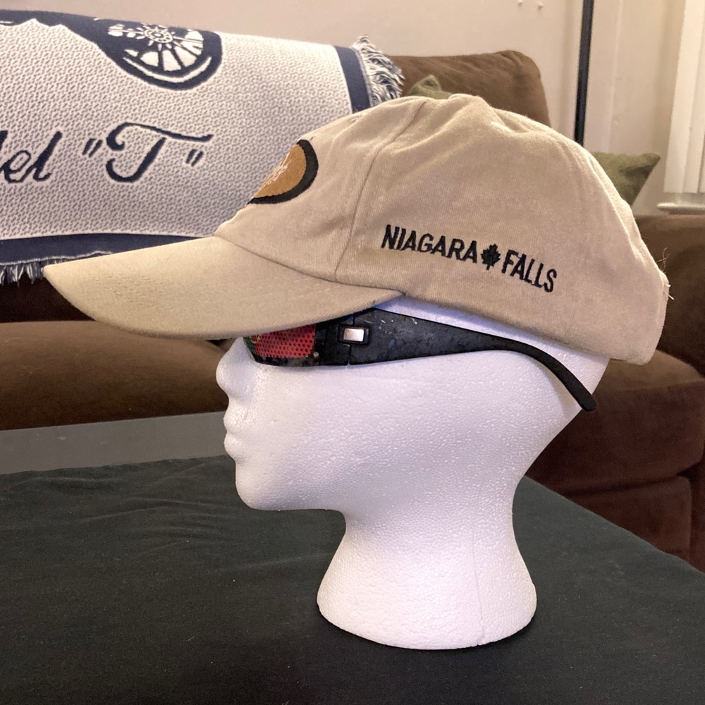 Vintage Hard Rock Cafe 🍁 Niagara Falls ‘Love All Serve All’ Hat - Picture 2 of 8